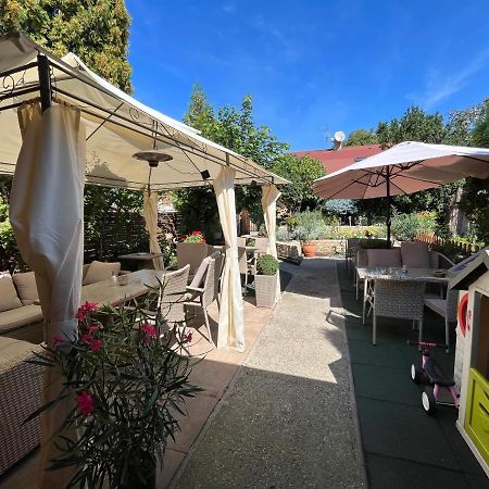 Maria Penzion & Restaurant Trenčín Extérieur photo