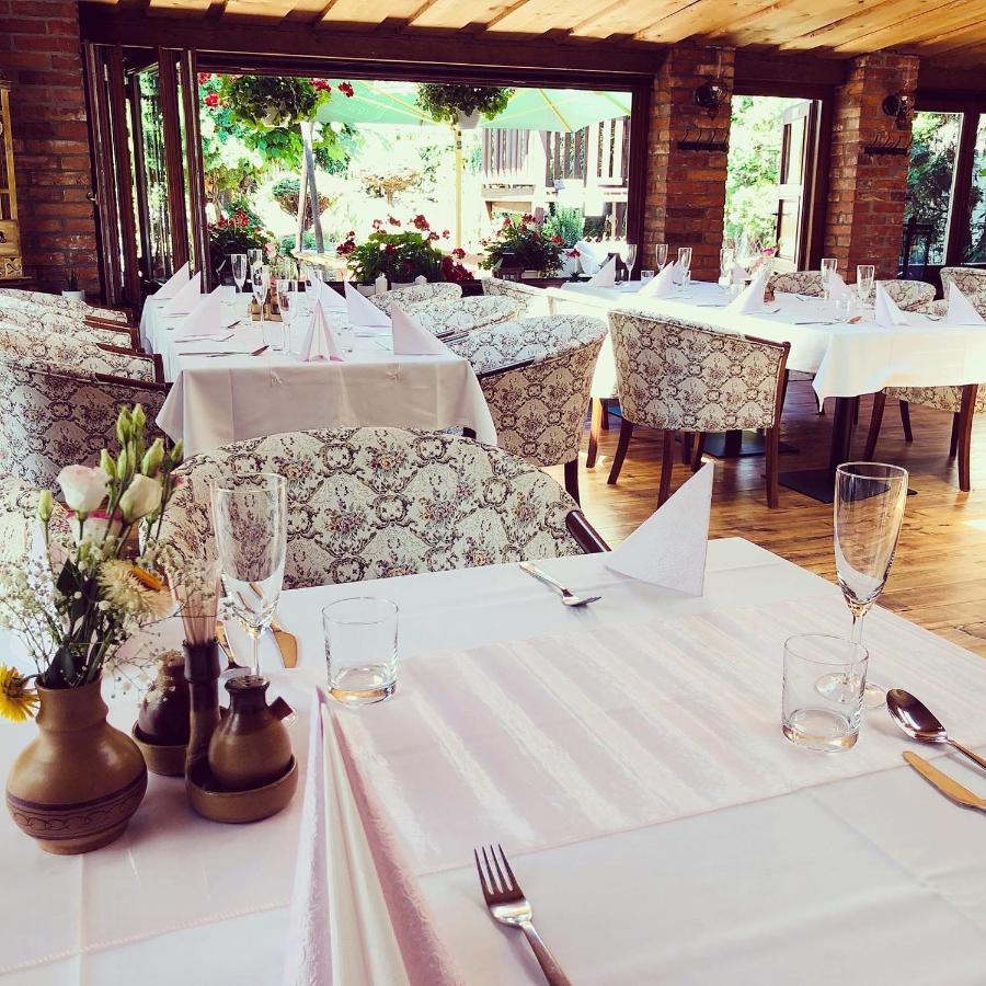 Maria Penzion & Restaurant Trenčín Extérieur photo