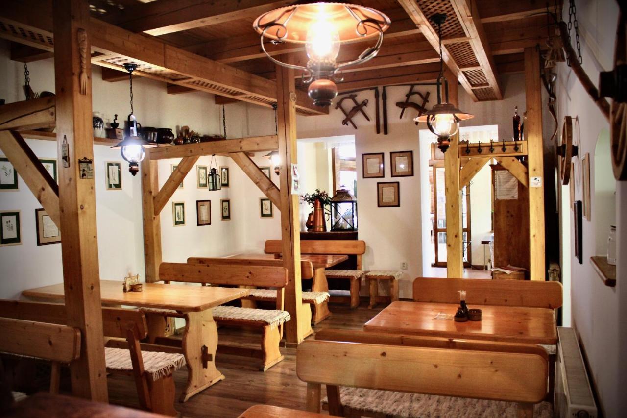 Maria Penzion & Restaurant Trenčín Extérieur photo