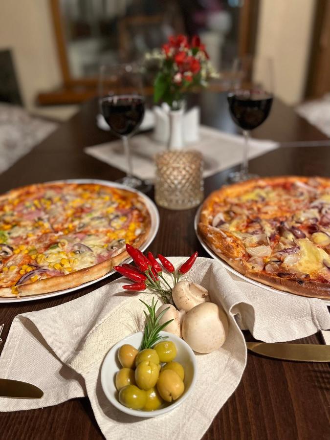 Maria Penzion & Restaurant Trenčín Extérieur photo